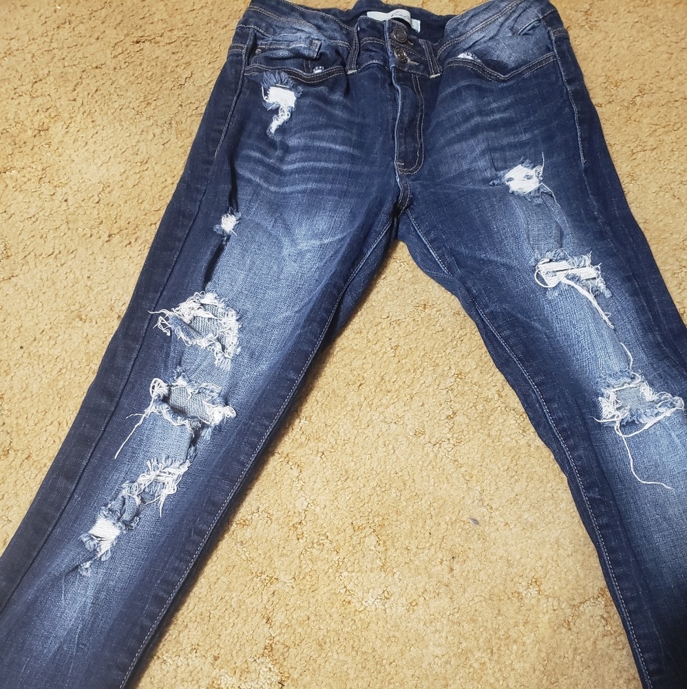 Womens destructed skinny jean